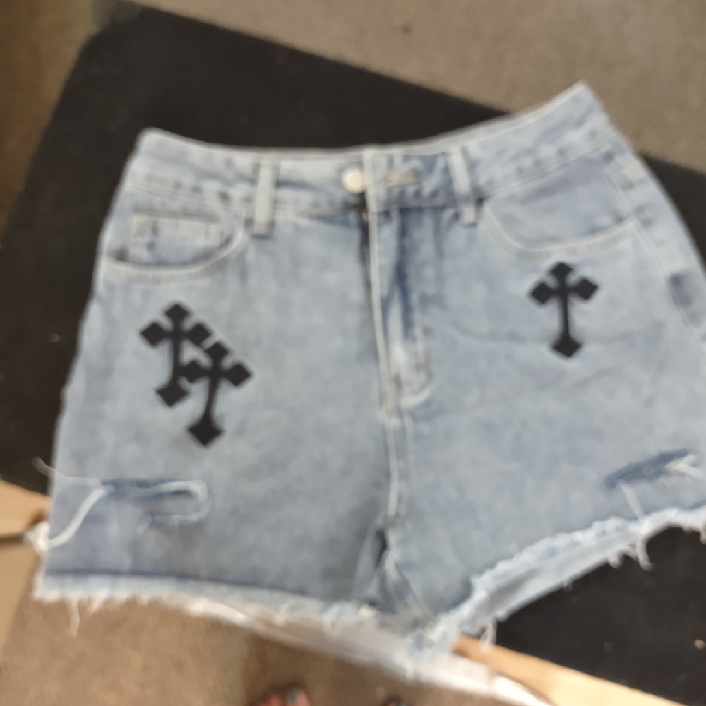 ROMWE Light Blue Denim Shorts with Black Cross Accents